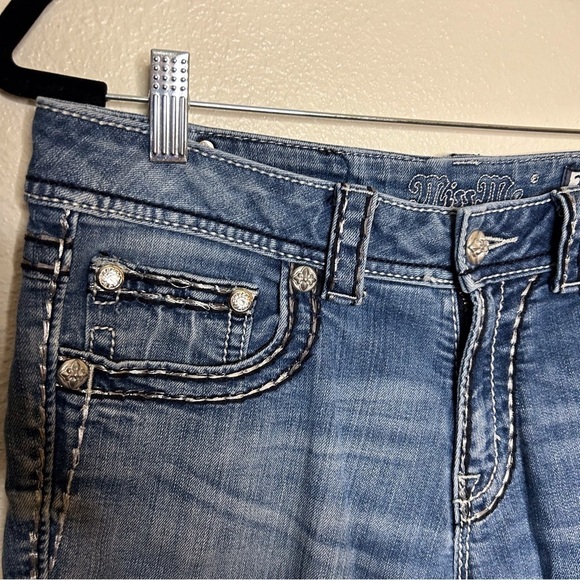 Miss Me Denim Distressed Boyfriend Capri Size 27 (around a US Size 4) - Picture 7 of 16